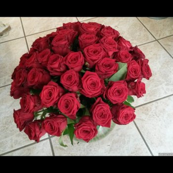 Rosenstrauss mit roten Rosen